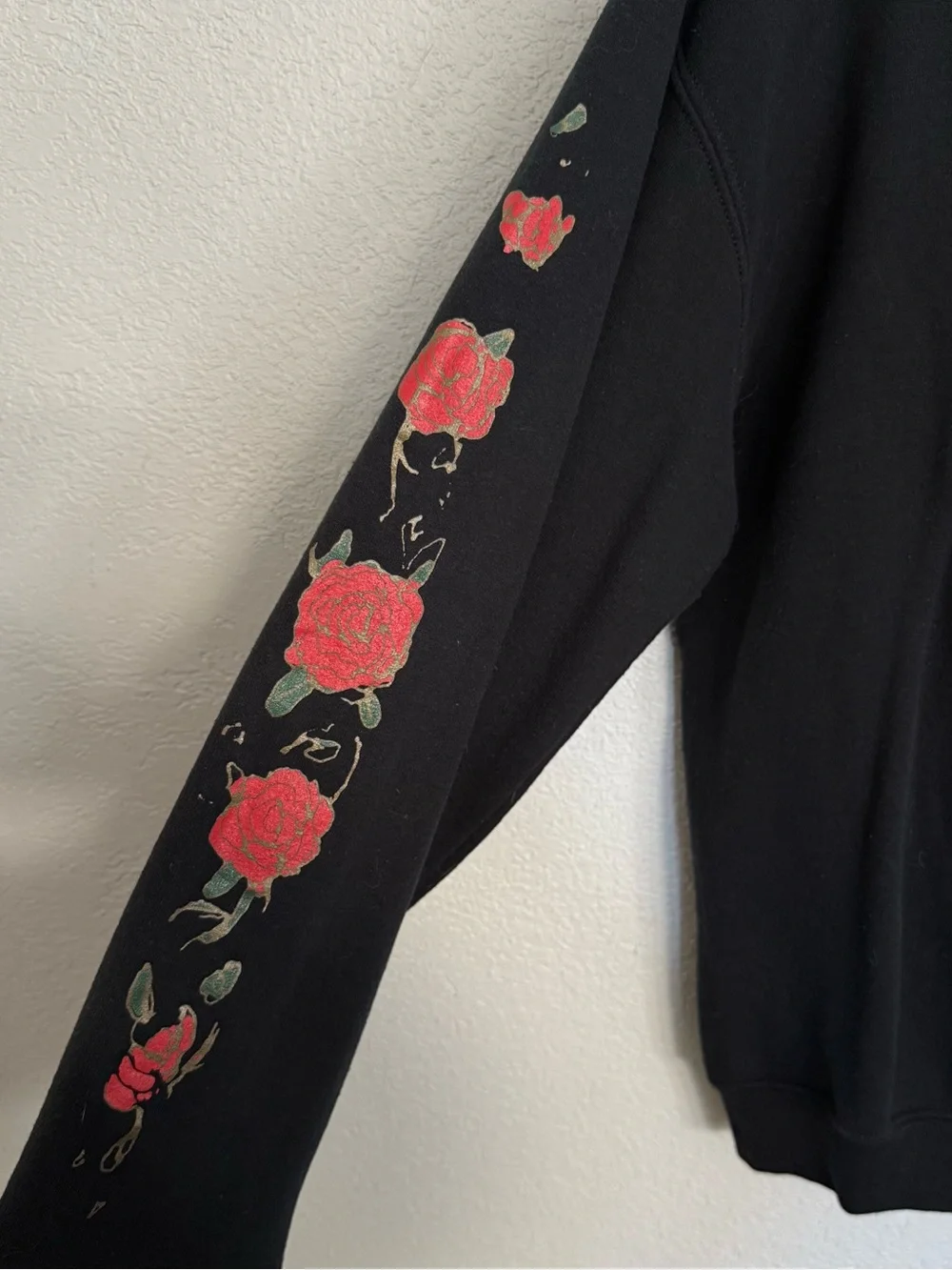OMOCAT Roses Sweatshirt - Picture 2 of 4